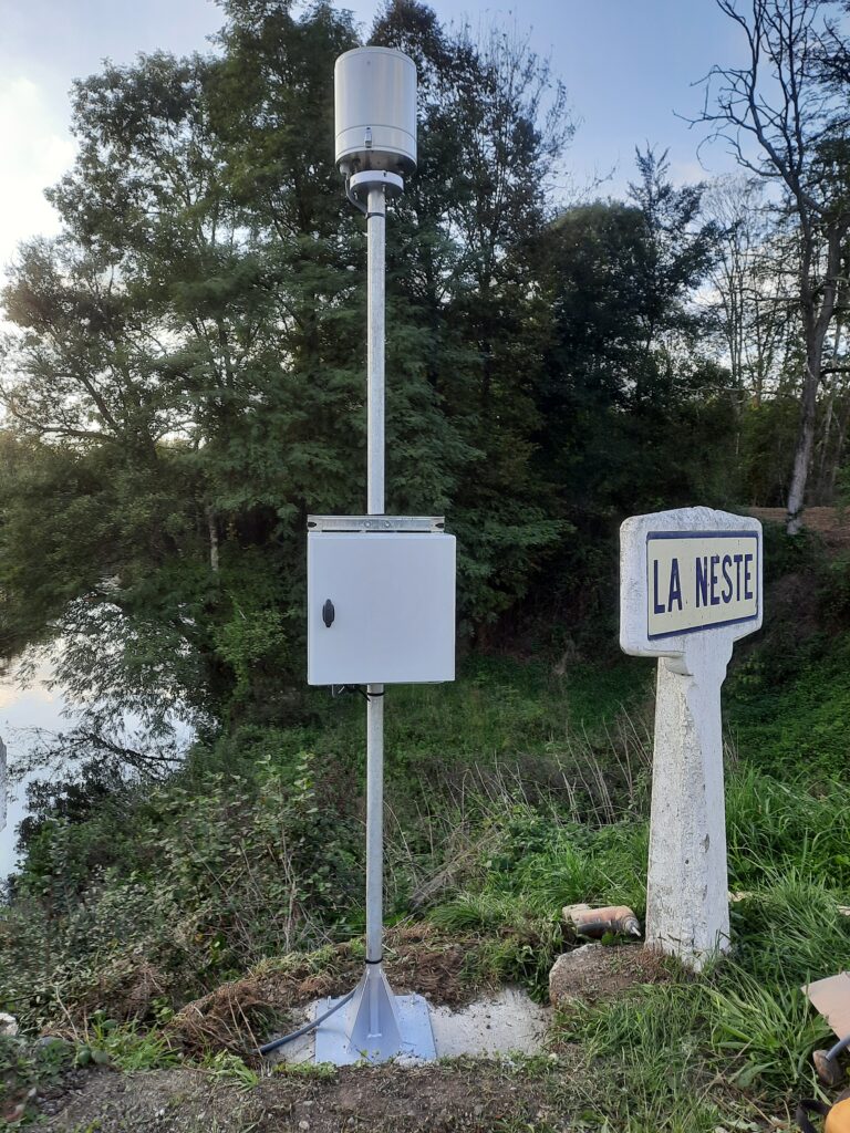 Station hydro-pluviométrique sur la Neste à Aventignan